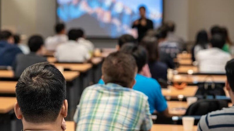 Tələbələrə ÜZÜCÜ XƏBƏR: Bu universitetlərdə illik təhsilhaqqı ARTIRILDI