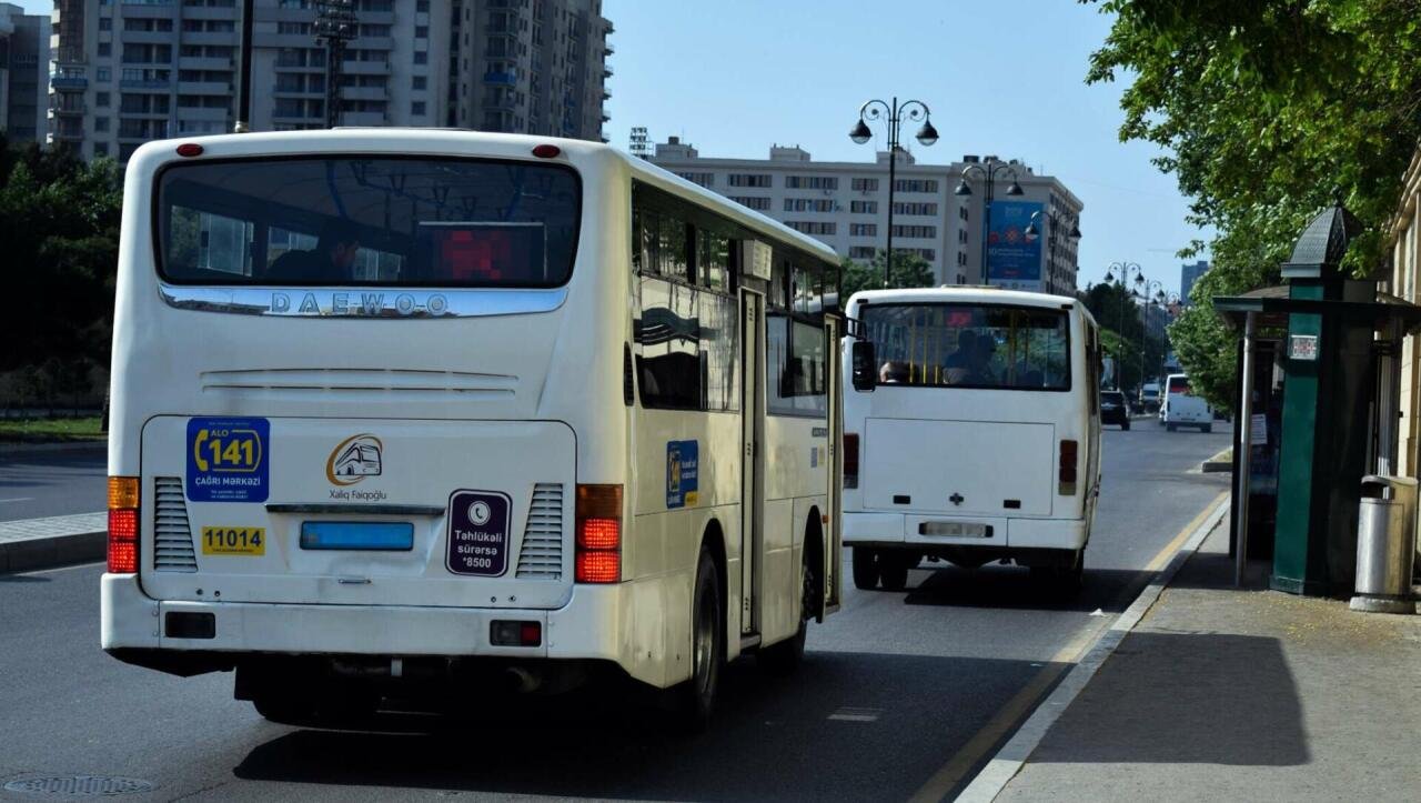 Bakıda ağır qəza: avtobus 20 maşını əzdi - FOTOlar