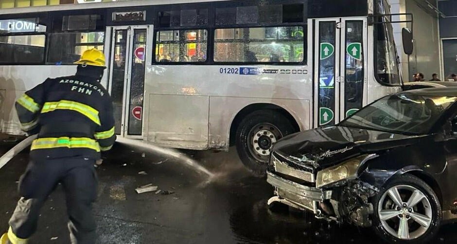 Bakıdakı ağır qəzada yanan maşının FOTOSU