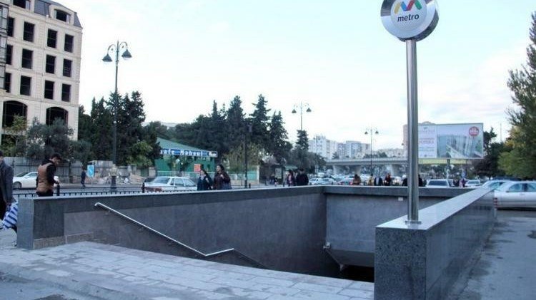 Mağazalar bağlandı: Metronun “20 Yanvar” stansiyası zibil altında qaldı - ŞOK VİDEO