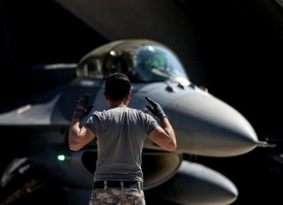 Rumıniyada ukraynalı pilotların "F-16"larda təliminə başlanılıb