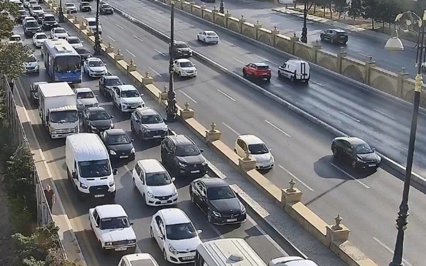 Hazırda tıxac olan yollar - SİYAHI
