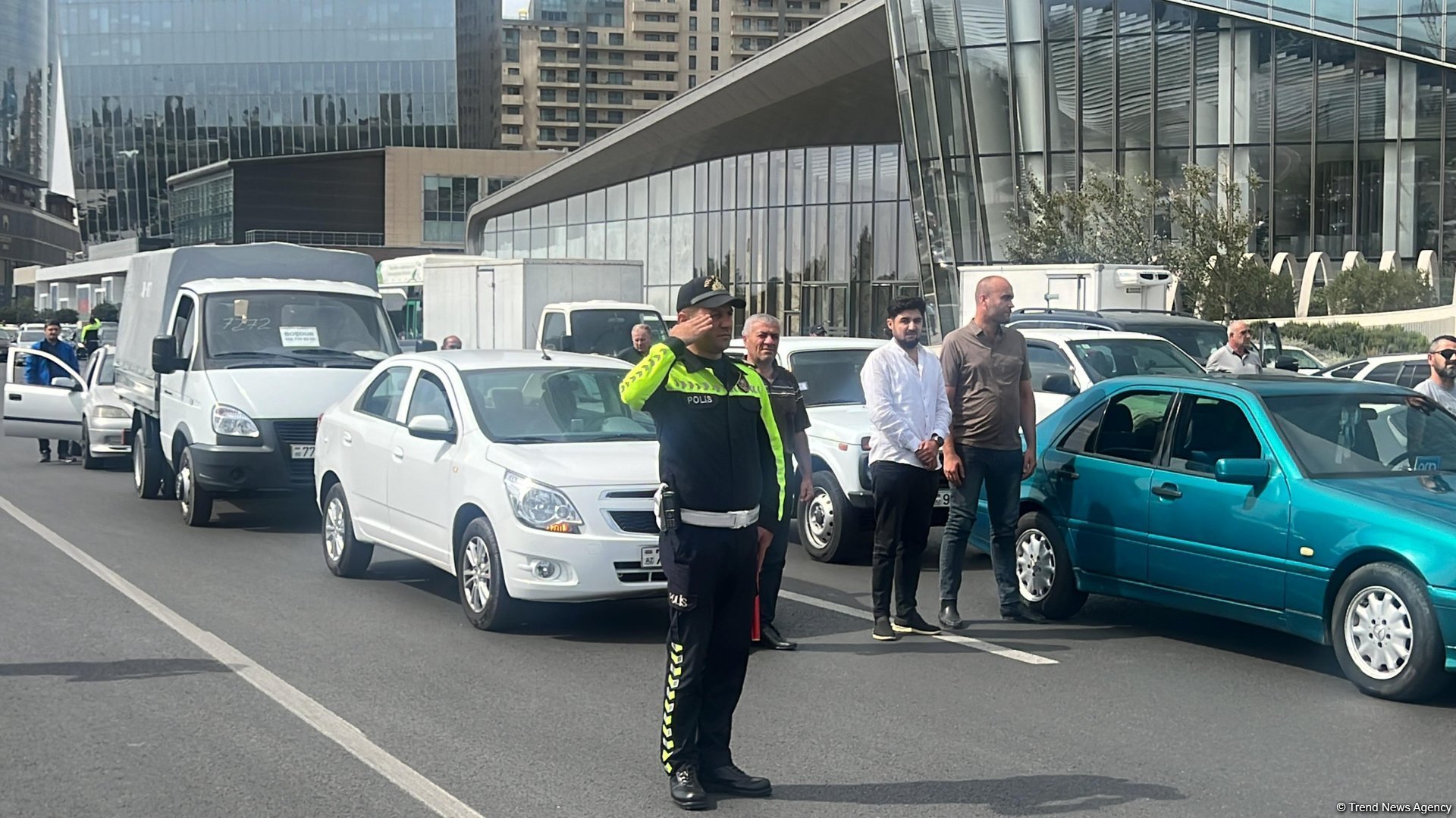 Azərbaycanda şəhidlərin xatirəsi bir dəqiqəlik sükutla yad edilib