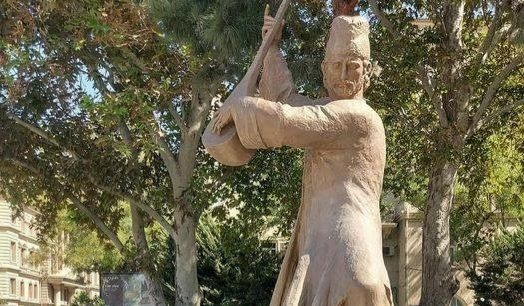 Karandaş yona bilmirik, qara daş yonana irad tuturuq