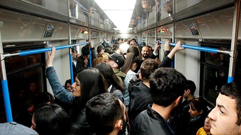 Gedişhaqqı artırılır, xidmət keyfiyyəti isə... - Metroda yığılan pul nəyə xərclənir?