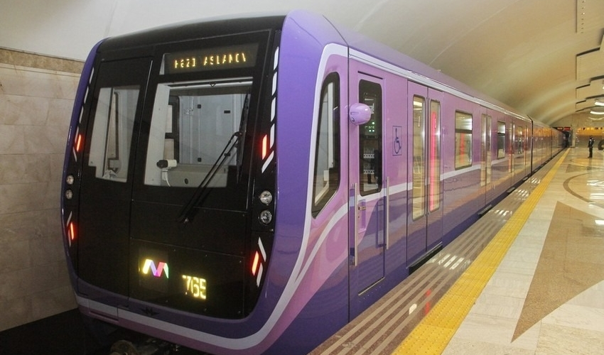 Metronun işində PROBLEM YARANDI - HƏRƏKƏT DAYANIB (YENİLƏNDİ)