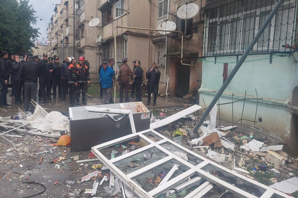 Azərbaycanda GÜCLÜ PARTLAYIŞ: 2 nəfər öldü, 4-ü xəsarət aldı - FOTO / VİDEO