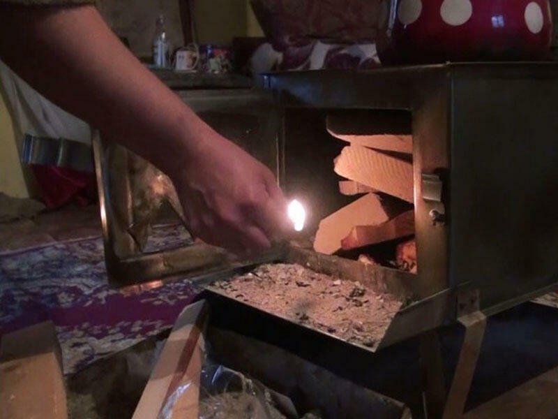 Azərbaycanda FACİƏ: Ata odun sobasına benzin atdı, iki yaşlı oğlu yanıb öldü