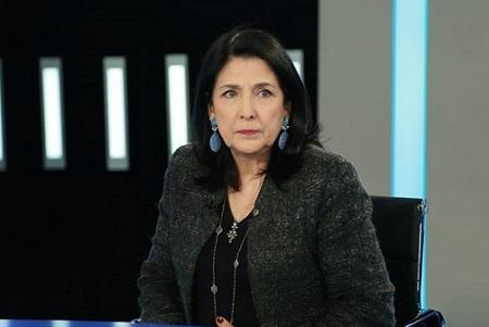 Gürcüstanın azadlığı uğrunda mübarizədir, Zurabişvili mitinqdən Zelenskiyə müraciət etdi