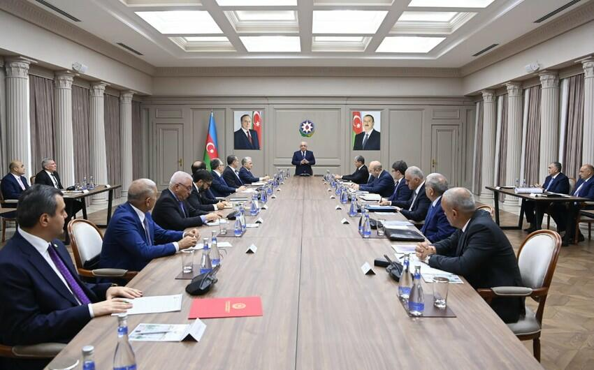 Əli Əsədov nazirləri topladı, tapşırıqlar verdi