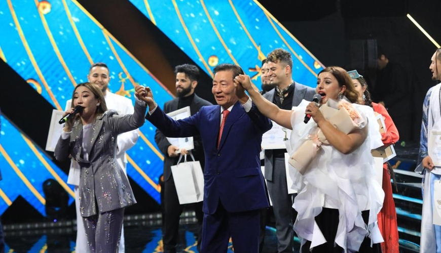 ŞOK VƏ İNANILMAZ! Turan festivalında erməni müğənni QALİB GƏLDİ
