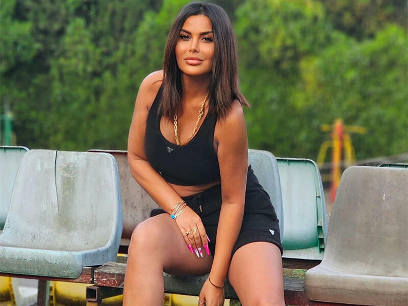 "Heç nəyi ərimdən gizlətmirəm, məşhur aparıcı da..." - FOTO