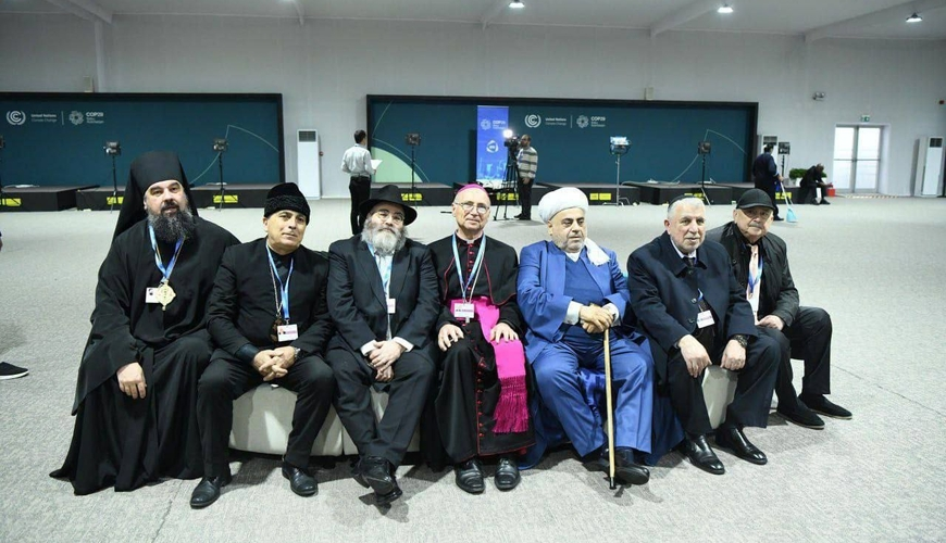 Şeyxin dini liderlərlə Bakıda çəkilən fotosu gündəm oldu
