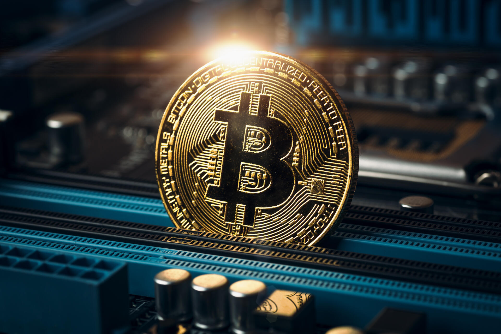 "Bitcoin" bir gecədə iki dəfə tarixi rekorda İMZA ATDI