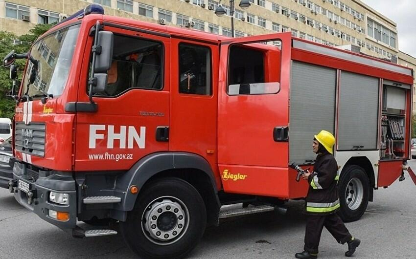 Sumqayıtda zavodun həyətindəki yanğın söndürüldü - Yeniləndi