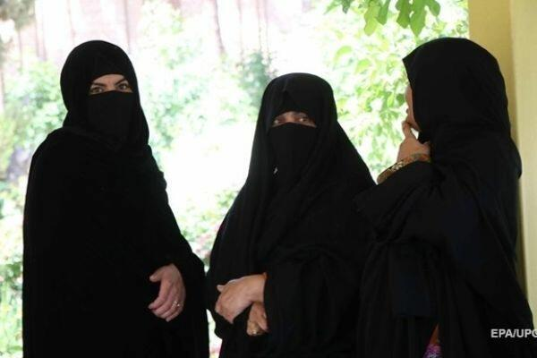 Bu ölkə çadra və niqabdan istifadəni qadağan etdi