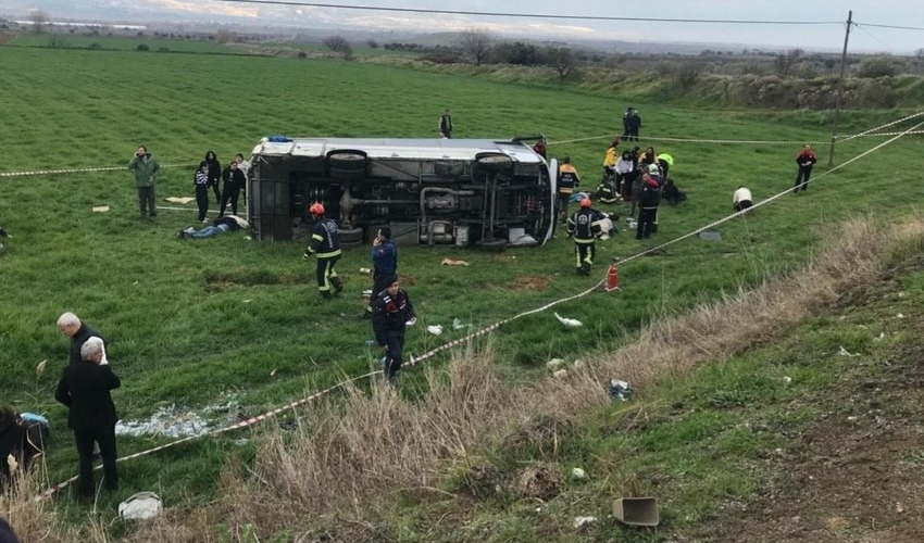 İdmançıları daşıyan avtobus aşdı: iki nəfər öldü, 26 yaralı var