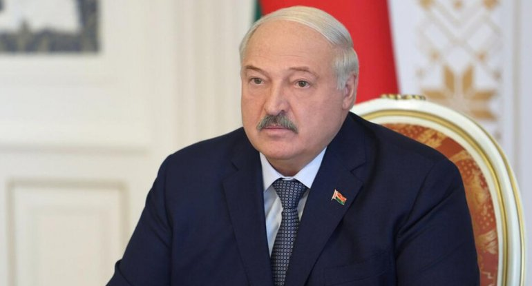"Məşuqələrinizi dövlətin yox, öz pulunuzla dolandırın" - Lukaşenkodan məmurlara