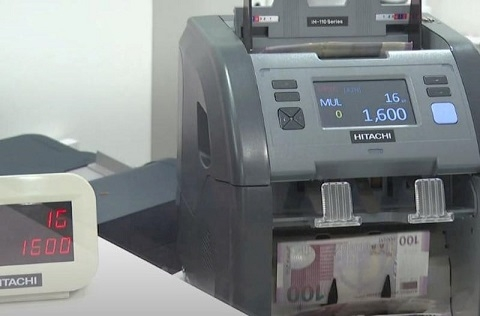 Sərvəti ilə öyünənlər vergi verirmi? - Açıqlamaların izi ilə...