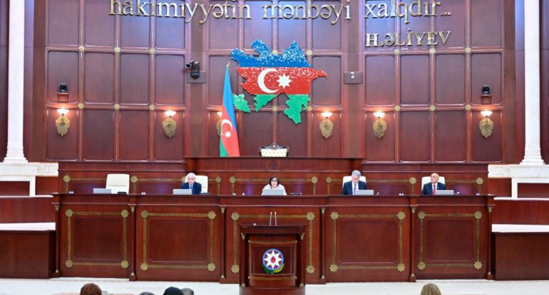 Milli Məclisin iclası başlayıb