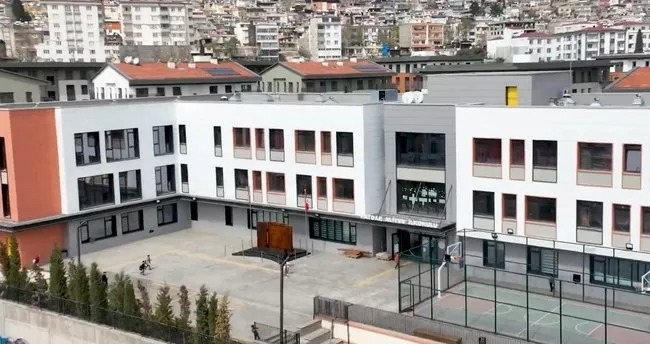 6 fevral zəlzələlərində dəhşət yaşayan Kahramanmaraşda Heydər Əliyev adına məktəb - Nazir görüntüləri PAYLAŞDI