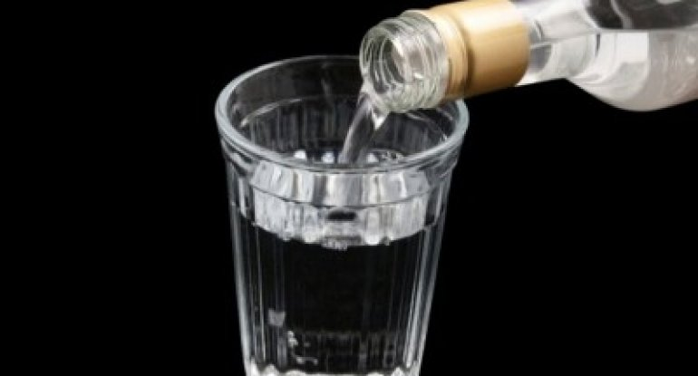 Bu ölkədə saxta spirtli içki 15 can aldı