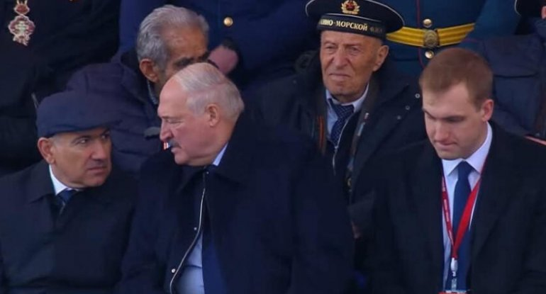 Lukaşenkodan Paşinyana: “Azərbaycan hərbçilərini alqışlamağa gəlmisən?”