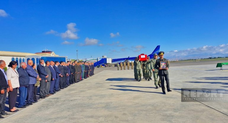 31 il əvvəl şəhid olmuş əsgərin nəşi Naxçıvana gətirilib