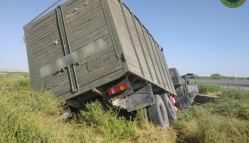 Kamaz patrul maşınına çırpıldı – Yol qəzası kamerada, 3 polis xəsarət aldı