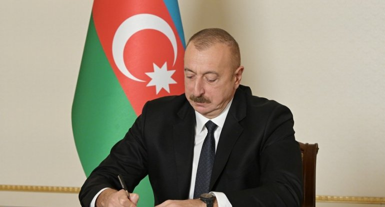 Prezidentdən dövlət qulluqçuları ilə bağlı FƏRMAN