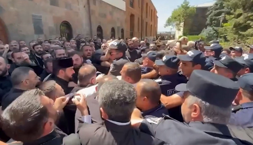 Ermənistan xüsusi təyinatlıları ilə kilsə tərəfdarları arasında toqquşma