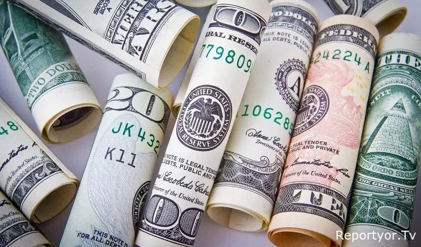 Dollar almaq istəyənlərin NƏZƏRİNƏ
