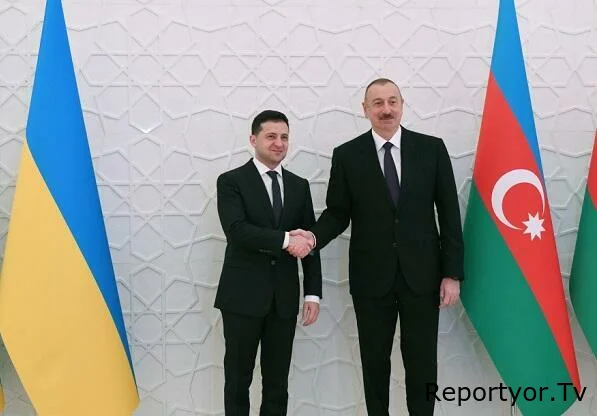 Zelenski İlham Əliyevə zəng etdi