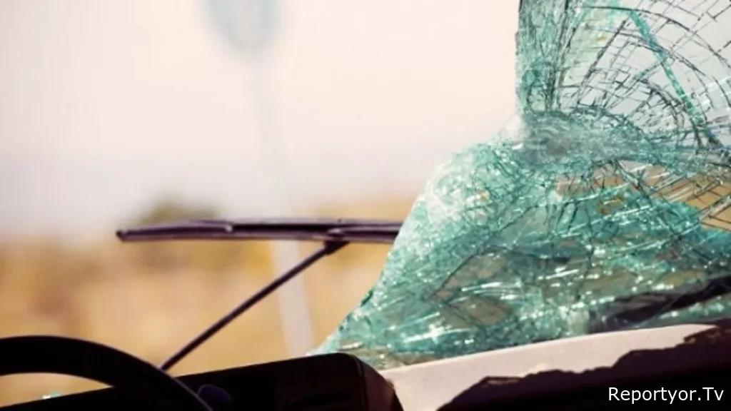 Göygöldə maşın aşdı: Ölən var