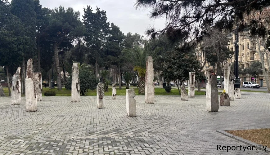 Bulvardakı müəmmalı “sütunlar”ın sirri bu imiş - FOTOLAR