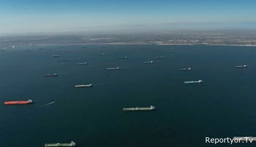 Rusiya neftini daşıyan tankerlər dənizlərdə qalıb