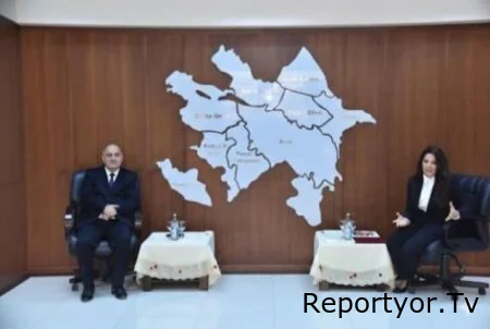 Nəsimi icra hakimiyyətində mübarizə: Zahid Xəlilov Gülarə Verdiyevaya qalib gələcək?