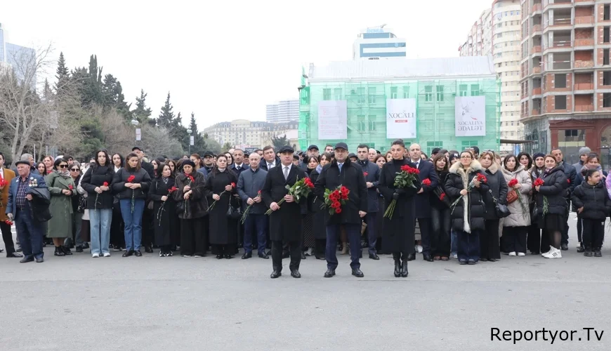 Suraxanı ictimaiyyəti Xocalı soyqırımı abidəsini ziyarət etdi