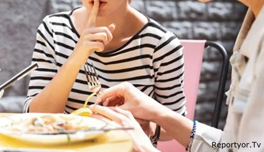 Restoranda rəfiqəsinin 5 minlik qızılını oğurladı- “102”yə də yalan məlumat verdi