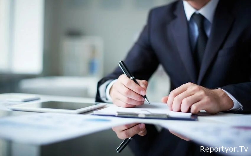 Görün Azərbaycanda neçə nəfər ilk adından imtina edib