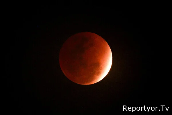 "Qanlı Ay" tutulması - Kimlər görə bildi?