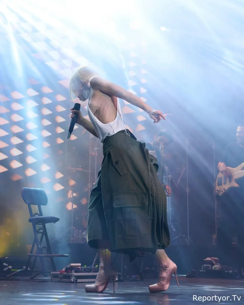 Gülşənin geyimi gündəm oldu - Fotolar