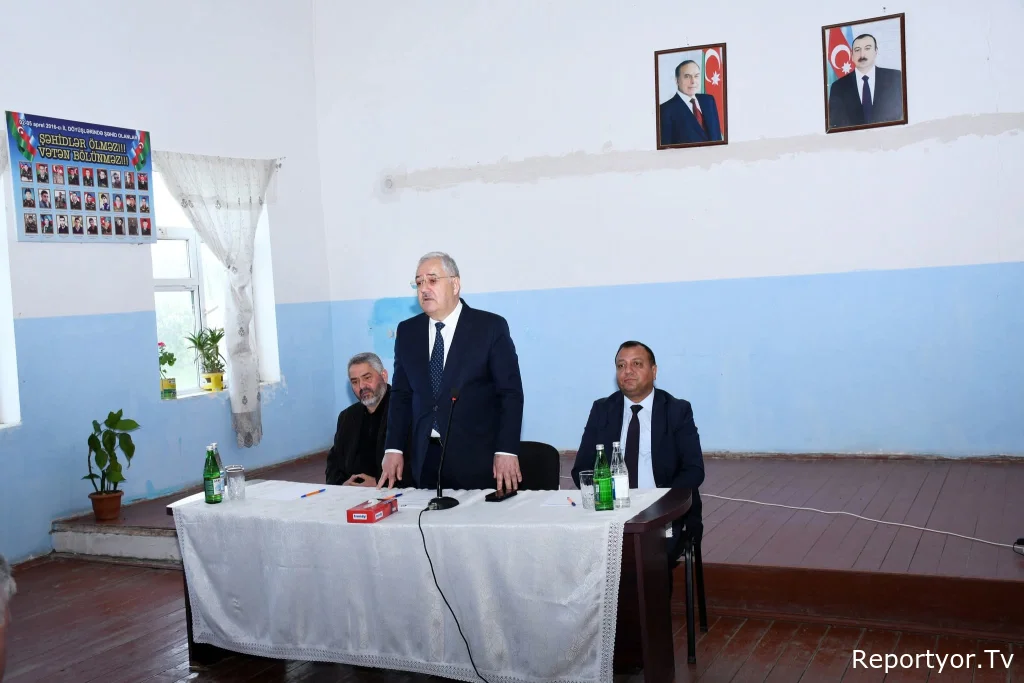 Ağdam Rayon İcra Hakimiyyətinin başçısı Vaqif Həsənovun rayonun Bənövşələr qəsəbəsində səyyar qəbul-görüşü keçirilib 